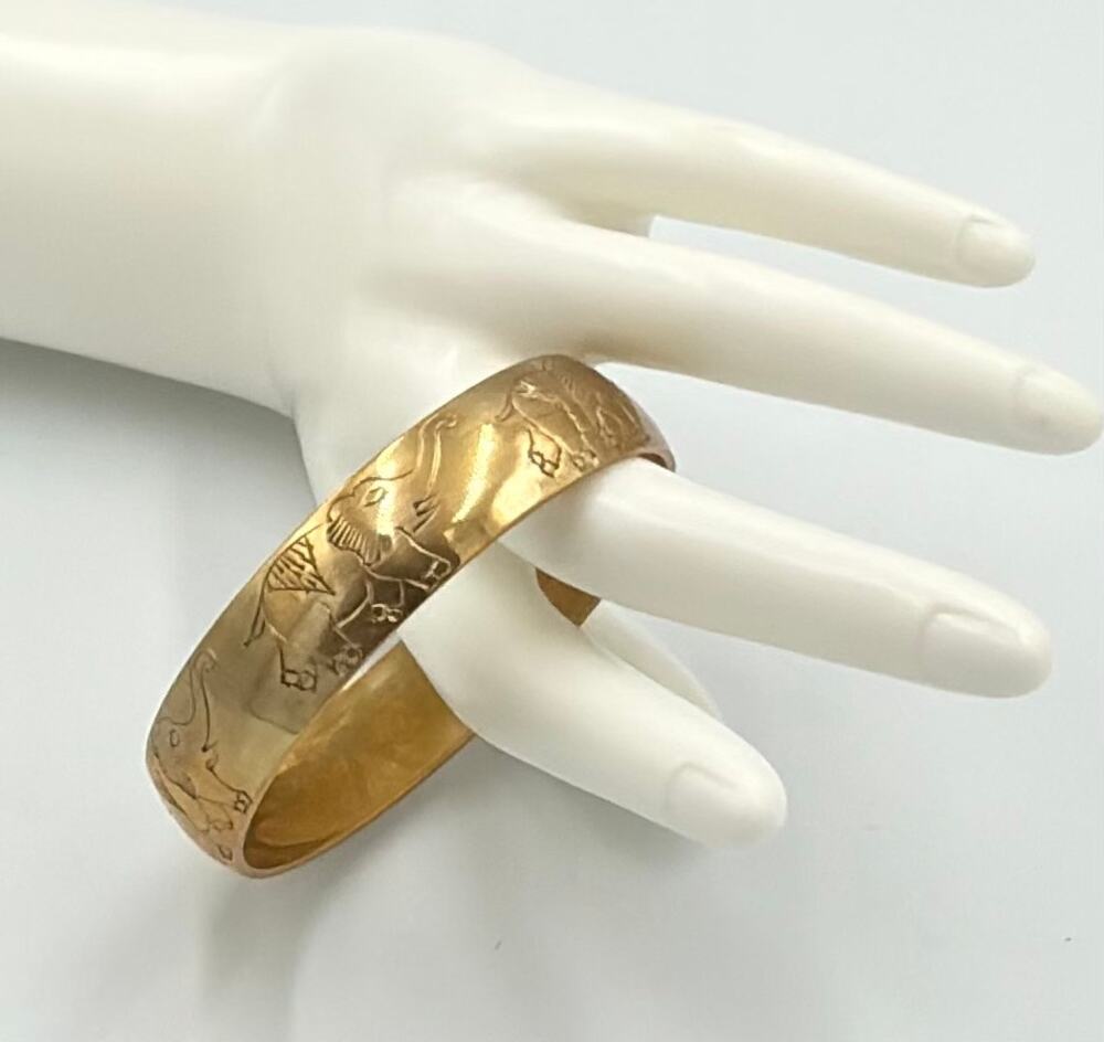 Vintage Folk Art Hand Crafted Etched Safari Brass Elephant Bangle Bracelet
